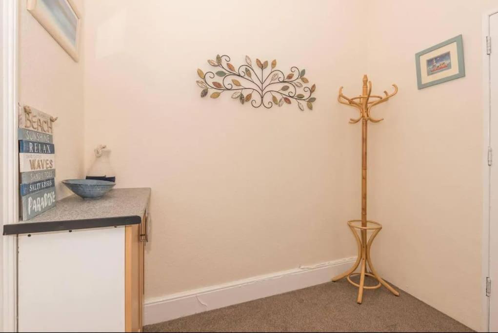Bright 2 Bedroom Apartment Near Seafront Central Penzance Exterior photo