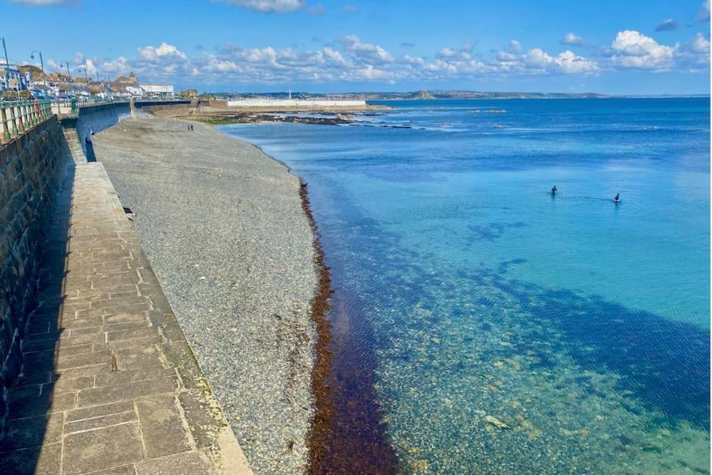 Bright 2 Bedroom Apartment Near Seafront Central Penzance Exterior photo